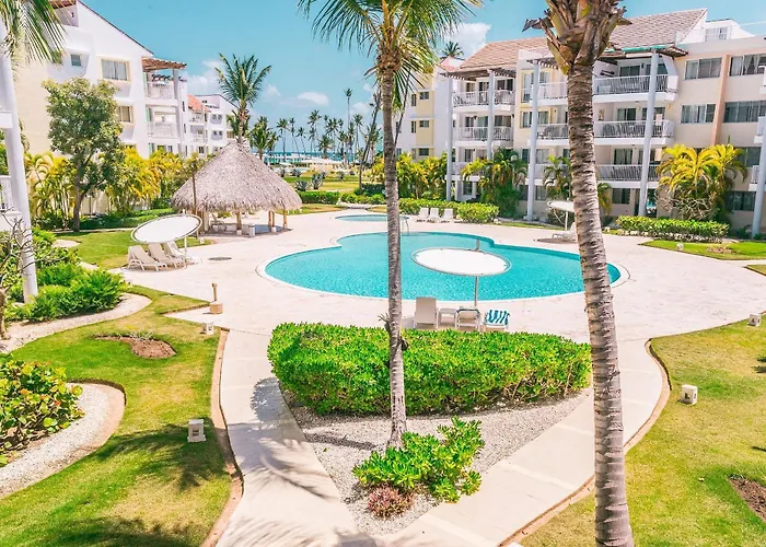 Apartment Pool View